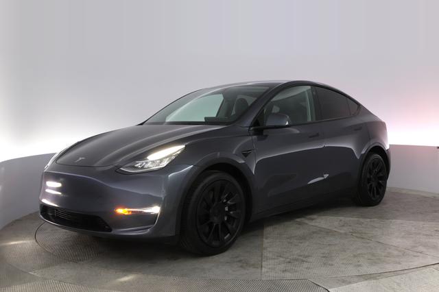 2022 Tesla Model Y — VIN 7SAYGDEE2NF446964