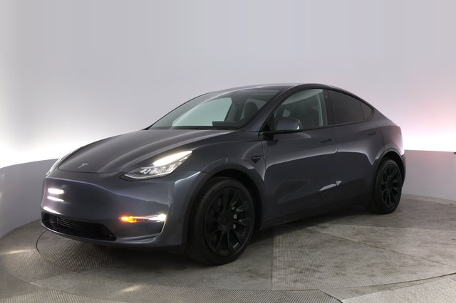 2022 Tesla Model Y — VIN 7SAYGDEE2NF446964