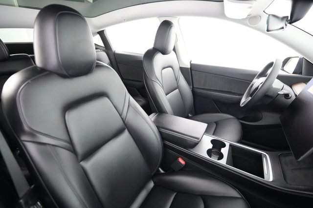 2022 Tesla Model Y — photo 18 of 21