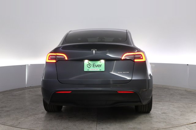 2022 Tesla Model Y — photo 12 of 21