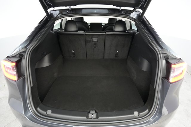 2022 Tesla Model Y — photo 6 of 21