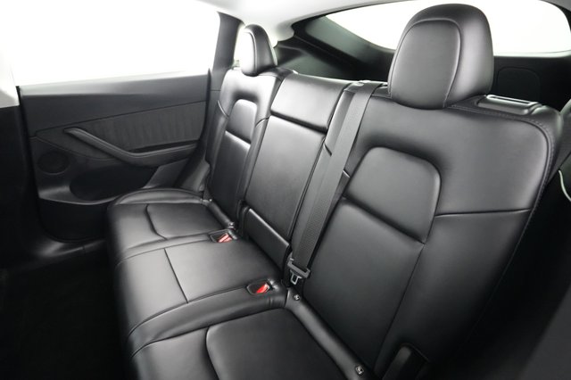 2022 Tesla Model Y — photo 19 of 21