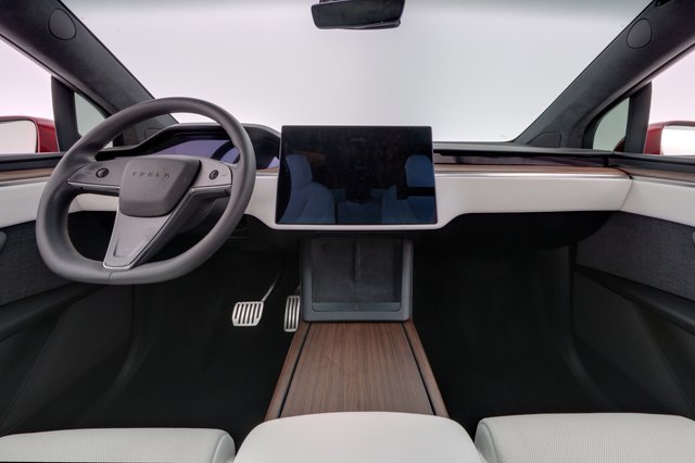 2023 Tesla Model X — photo 23 of 26