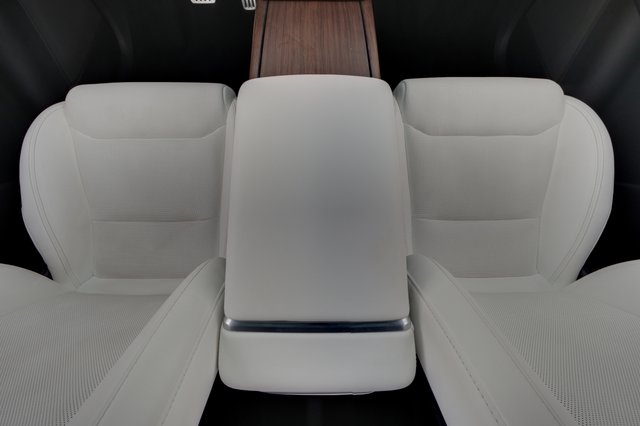 2023 Tesla Model X — photo 24 of 26