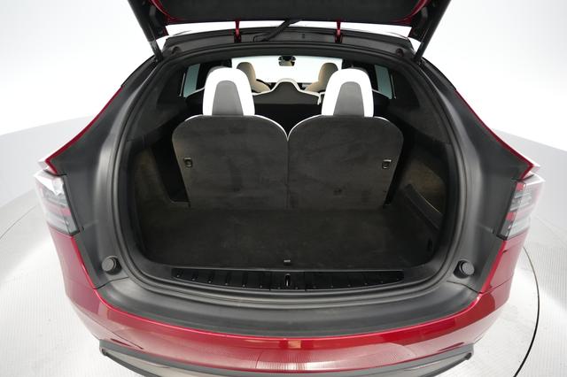 2023 Tesla Model X — photo 6 of 26