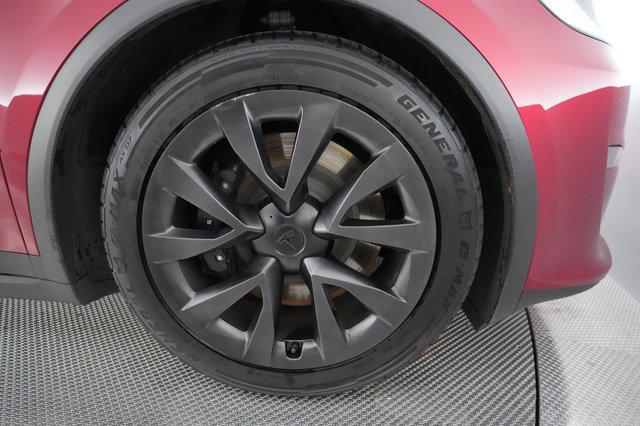 2023 Tesla Model X — photo 7 of 26