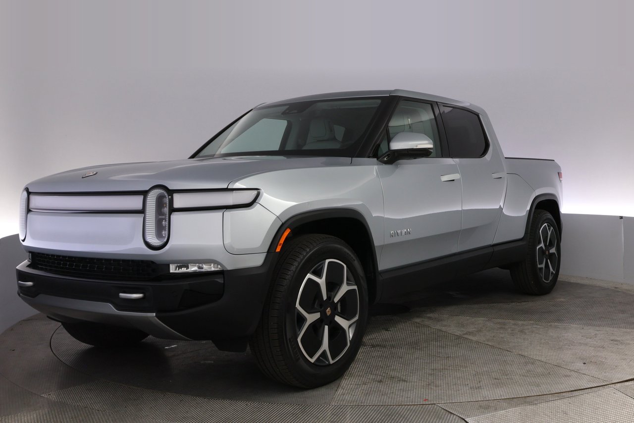 2023 Rivian R1T Driver+