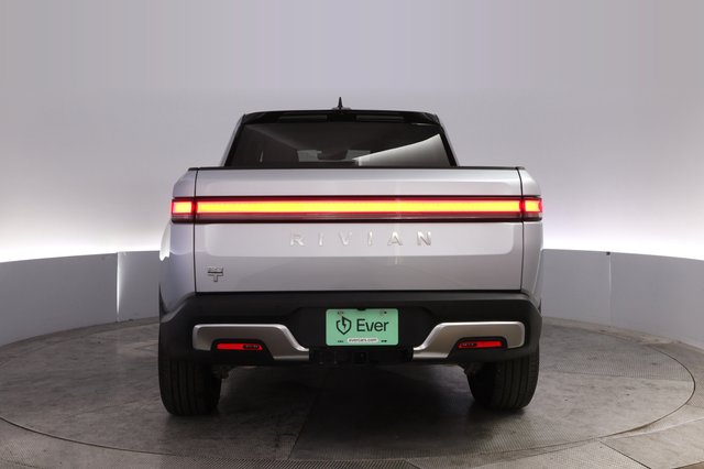 2023 Rivian R1T — photo 12 of 22