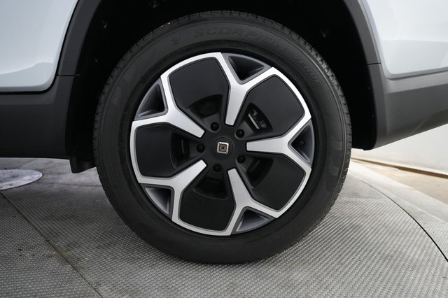 2023 Rivian R1T — photo 7 of 22