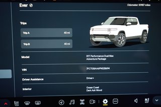 2023 Rivian R1T — photo 5 of 22
