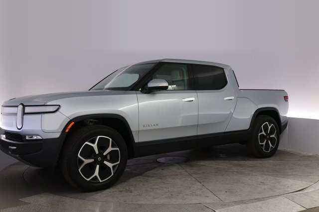 2023 Rivian R1T — photo 14 of 22