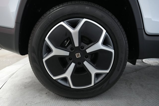 2023 Rivian R1T — photo 17 of 22