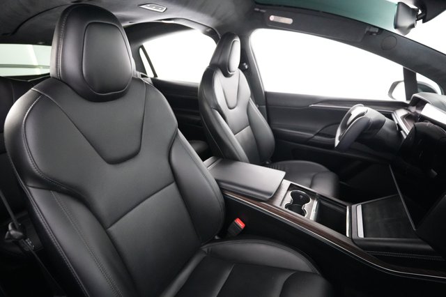 2023 Tesla Model X — photo 18 of 21