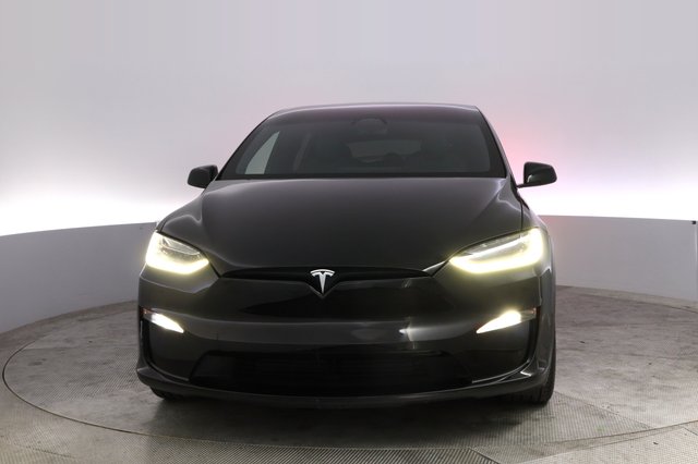 2023 Tesla Model X — photo 9 of 21