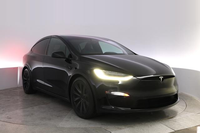 2023 Tesla Model X — photo 10 of 21