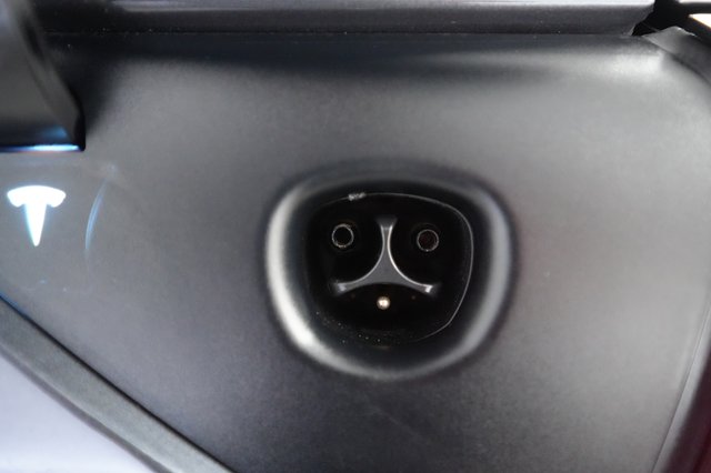 2023 Tesla Model Y — photo 8 of 22