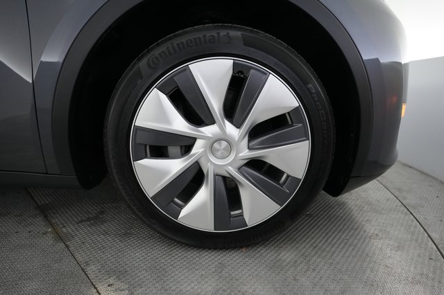 2023 Tesla Model Y — photo 16 of 22