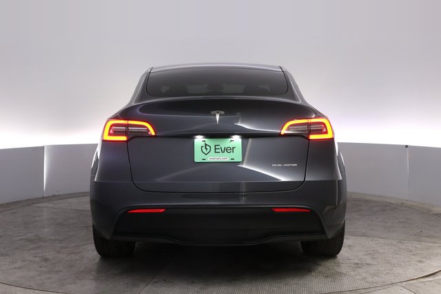 2023 Tesla Model Y — photo 12 of 22