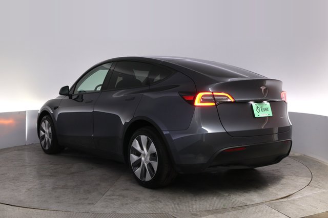 2023 Tesla Model Y — photo 13 of 22