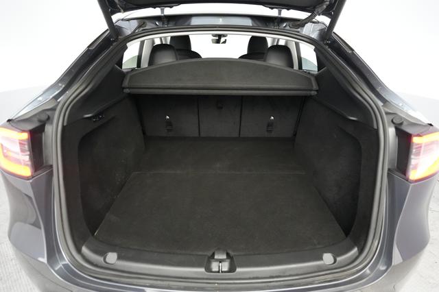 2023 Tesla Model Y — photo 6 of 22