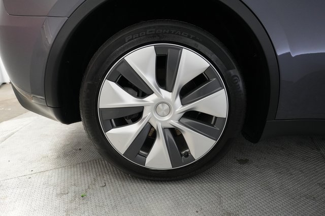 2023 Tesla Model Y — photo 17 of 22