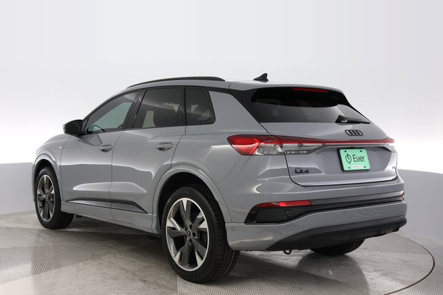 2023 Audi Q4 e-tron — photo 11 of 18