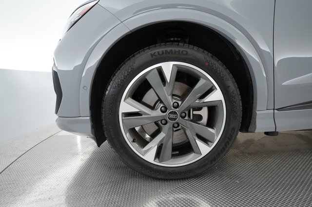 2023 Audi Q4 e-tron — photo 14 of 18