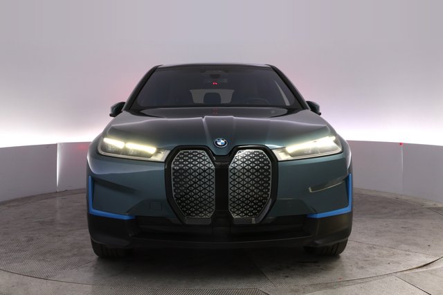 2023 BMW iX — photo 9 of 23