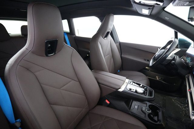 2023 BMW iX — photo 18 of 23