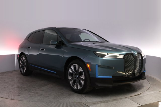 2023 BMW iX — photo 10 of 23