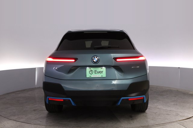 2023 BMW iX — photo 12 of 23