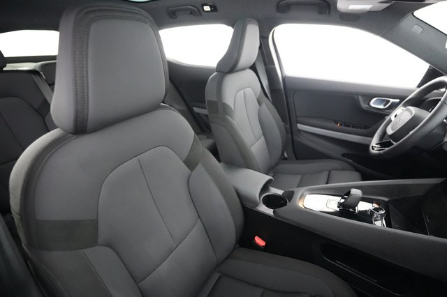 2023 Polestar 2 — photo 18 of 25
