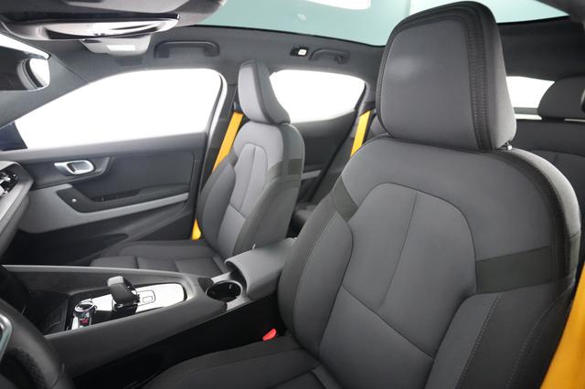 2023 Polestar 2 — photo 3 of 26