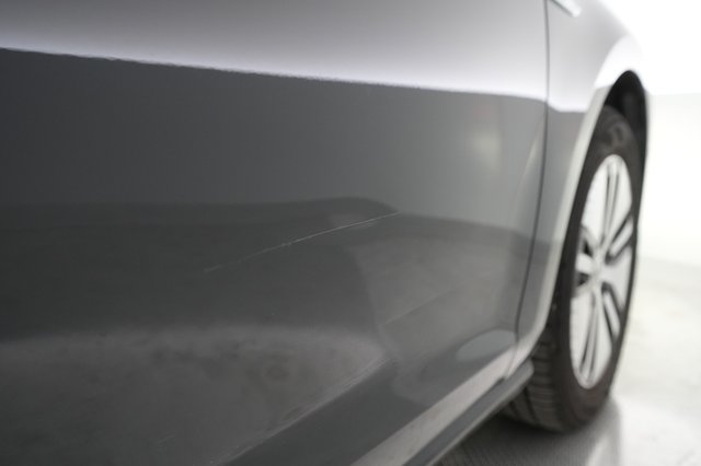 2019 Volkswagen e-Golf — photo 29 of 34