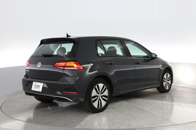 2019 Volkswagen e-Golf — photo 8 of 34