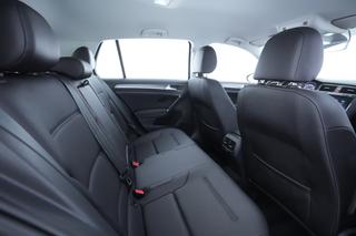 2019 Volkswagen e-Golf — photo 3 of 34