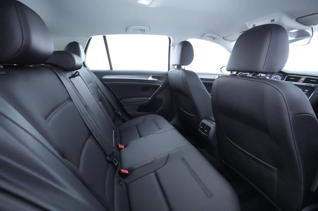 2019 Volkswagen e-Golf — photo 3 of 34