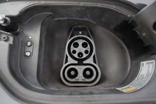 2019 Volkswagen e-Golf — photo 21 of 34