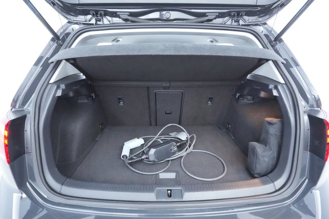 2019 Volkswagen e-Golf — photo 20 of 34