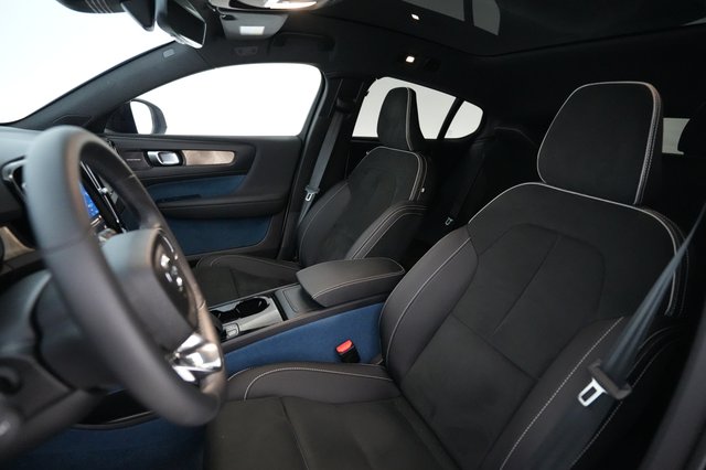 2023 Volvo C40 Recharge — photo 3 of 21