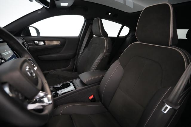 2023 Volvo C40 Recharge — photo 3 of 24