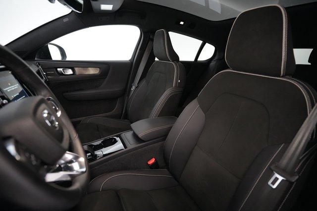 2023 Volvo C40 Recharge — photo 3 of 24