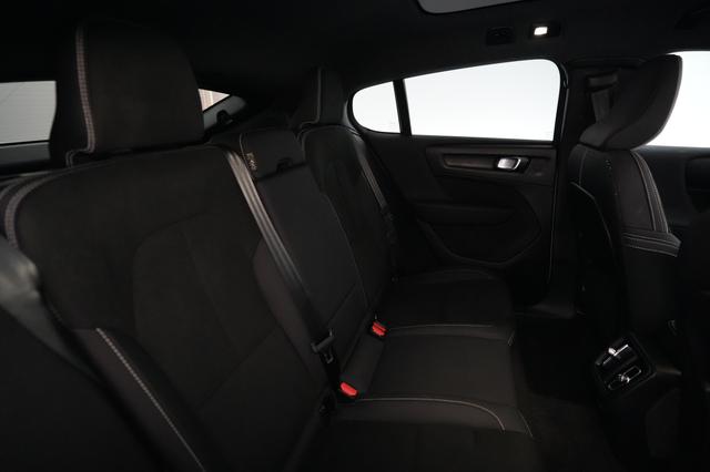 2023 Volvo C40 Recharge — photo 4 of 24