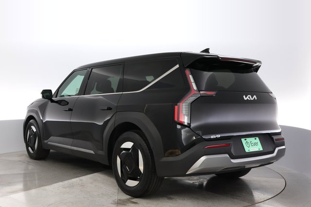 2024 Kia EV9 — photo 13 of 26