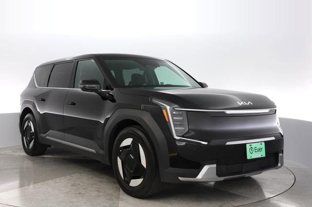 2024 Kia EV9 — photo 10 of 26