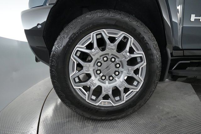 2025 GMC Hummer EV SUV — photo 7 of 21