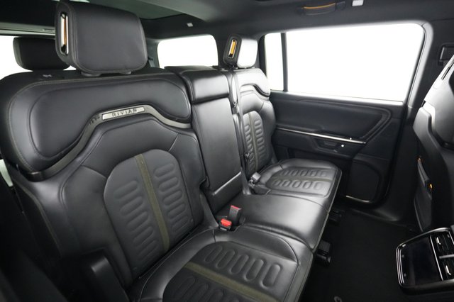 2025 Rivian R1S — photo 4 of 24
