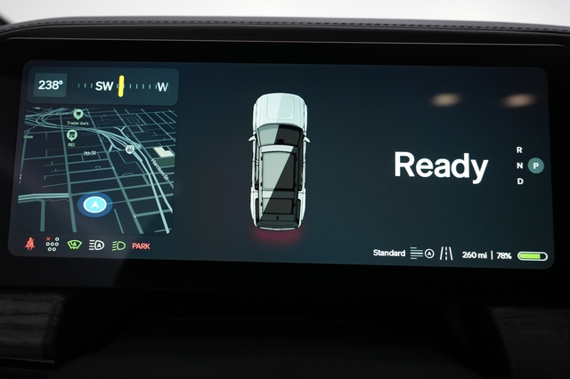 2025 Rivian R1S