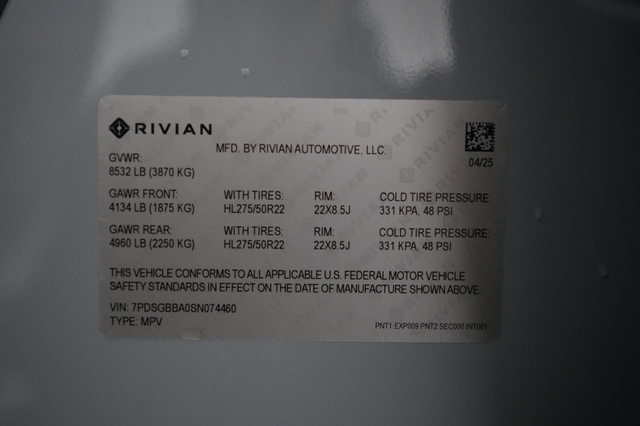 2025 Rivian R1S