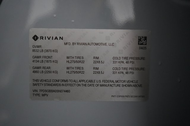 2025 Rivian R1S — photo 24 of 24